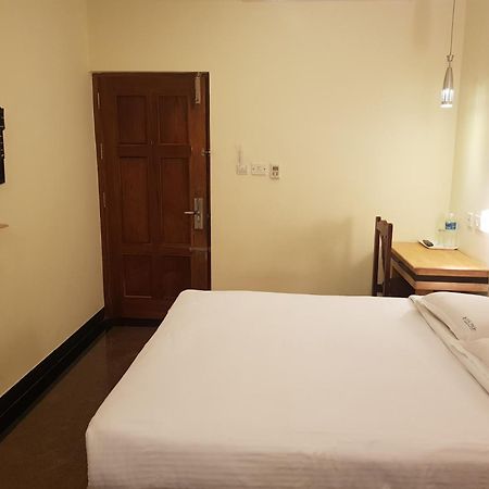 P R Pride Inn Pondicherry Eksteriør bilde