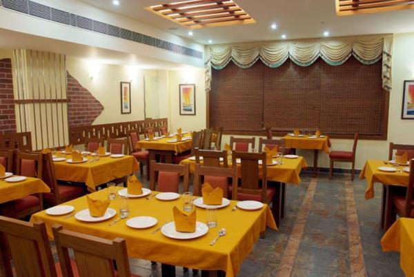 P R Pride Inn Pondicherry Eksteriør bilde