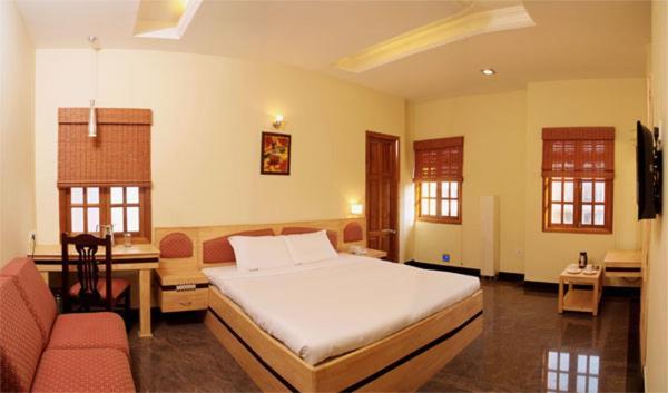 P R Pride Inn Pondicherry Eksteriør bilde