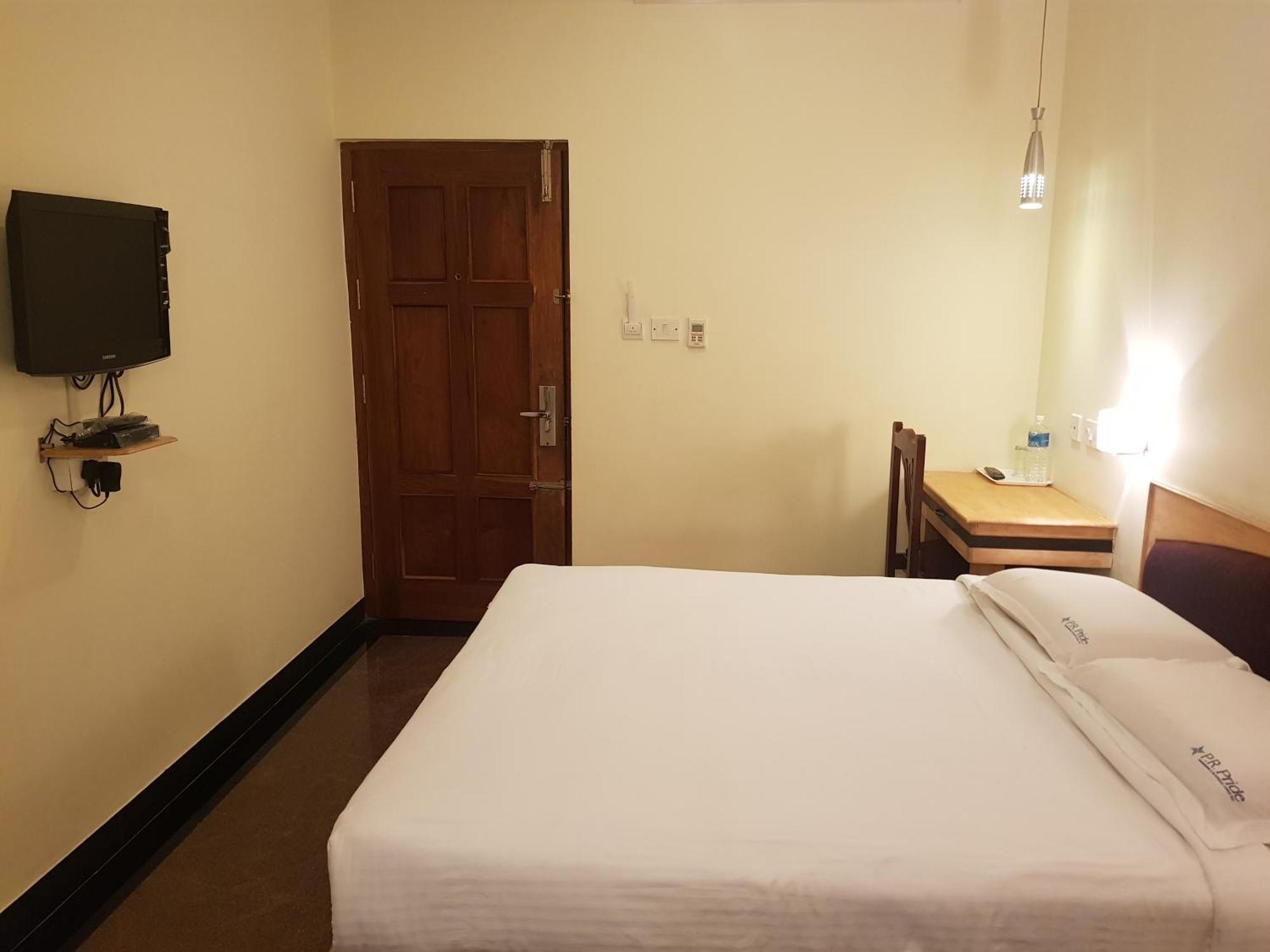P R Pride Inn Pondicherry Eksteriør bilde